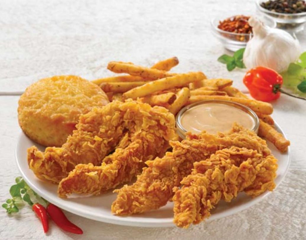 পার্টিতে স্ন্যাকস হিসেবে জাঙ্ক ফুড থাকবেই। পার্টি করতে গিয়ে সে সব খাওয়া হবেই। অ্যালকোহল থেকে যত না শরীর খারাপ হয়, তার থেকে অনেক বেশি ক্ষতি হয় সঙ্গে জাঙ্ক ফুড থেকে। রাত যত বাড়তে থাকবে বিপদ বাড়বে। চেষ্টা করুন রাত ৮টার পর আর জাঙ্ক ফুড না খেতে।