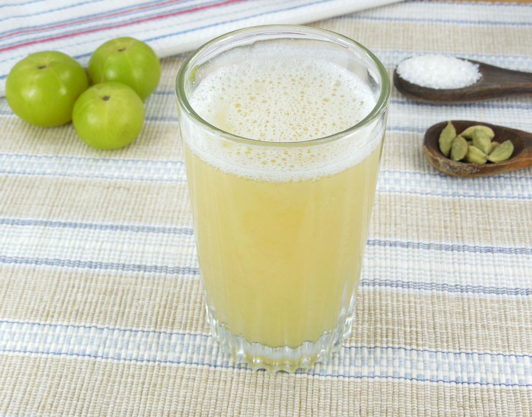 শরীর থেকে টক্সিন বা বিষাক্ত পদার্থ ছেঁকে বার করে দেয় আমলকির রস। লিভার ভাল রাখে।