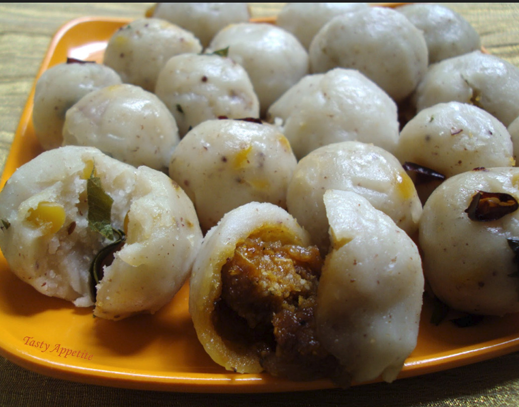 তামিলনাড়ুতে উপ্পু উড়ুনদাই: চাল ওবং চানা ডাল এক সঙ্গে সিদ্ধ করে তাতে সর্ষে, কারি পাতা এবং নানা মশলা ফোড়ন দিয়ে রান্না করা হয়। উপ্পু উড়ুনদাই তামিলনাড়ুতে খুবই জনপ্রিয়।