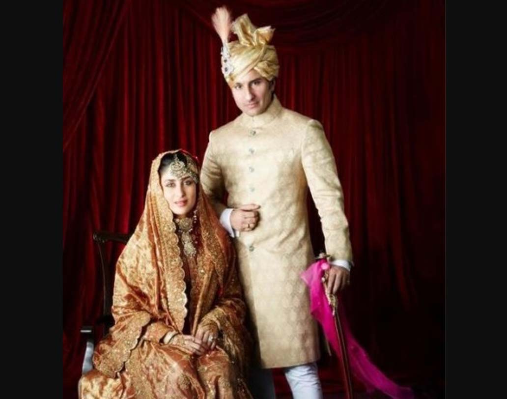 পটৌডী পরিবারের বেগম বলে কথা। তাঁর সাজ-পোশাক ও জুয়েলারি যে একেবারেই অন্য রকম হবে তা আর বলার অপেক্ষা রাখে না। করিনা কপূর পরেছিলেন মণীশ মলহোত্রর ডিজাইন করা লেহঙ্গা। তবে রিসেপশনে পটৌডী বংশের ট্র্যাডিশনাল গয়না ও শাশুড়ি শর্মিলা ঠাকুরের লেহঙ্গা পরেছিলেন করিনা। নেকলেসটির দাম ছিল প্রায় ২ কোটি টাকা।