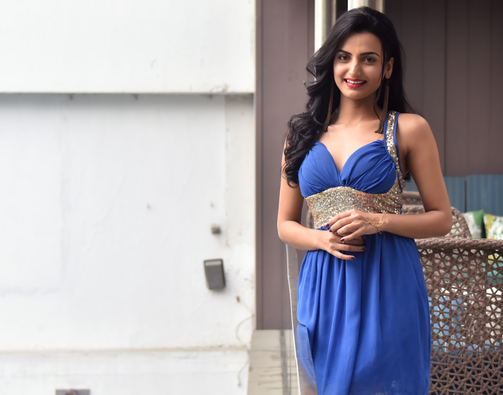 মুড রিফ্রেশিং এর ক্ষেত্রে নীল রঙের জুড়ি মেলা ভার। তাই নতুন বছর শুরু হোক নীলে।