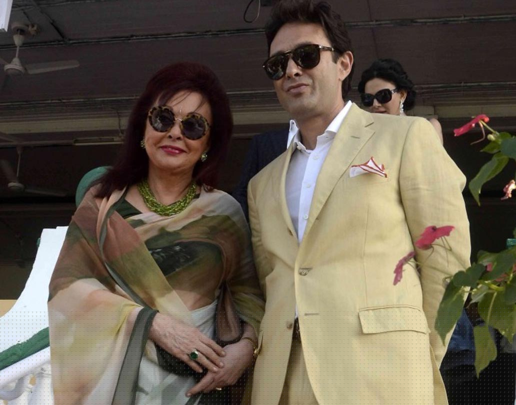 মওরিন ওয়াদিয়া— বিজনেস টাইকুন নুসি ওয়াদিয়ার স্ত্রী। ‘গ্ল্যাডরাগস’ ম্যাগাজিনের মালকিন এবং মিসেস ইন্ডিয়া সুন্দরী প্রতিযোগিতার অন্যতম উদ্যোক্তা। তাঁরই ছেলে নেস ওয়াদিয়ার সঙ্গে এক সময় ঘনিষ্ঠ সম্পর্ক ছিল প্রীতি জিন্টার। লাইভ মিন্টের খবর অনুযায়ী, মওরিন এয়ার ইন্ডিয়ার বিমান সেবিকা ছিলেন। সেখানেই টেক্সটাইল টাইকুন স্বামীর সঙ্গে আলাপ হয়েছিল তাঁর।