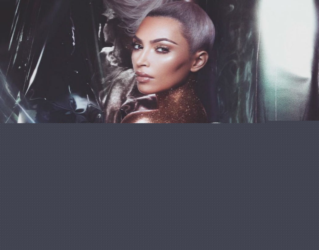 আল্ট্রালাইট লুকে কিম কার্দাশিয়ান। তাঁর ন্যুড বডির ছবি পোস্ট হতেই উষ্ণ হয়ে উঠেছিল ইনস্টাগ্রাম।