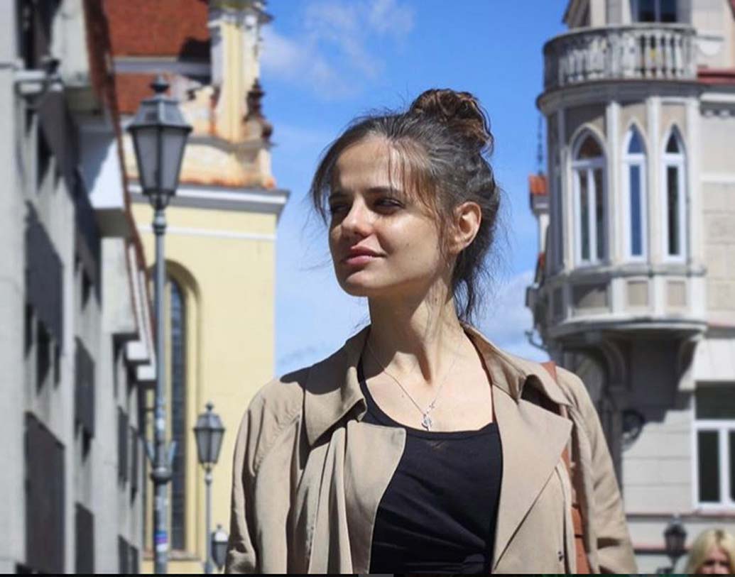 কাজে যোগ দেন ভ্লাদিভস্টক স্টেট টিভি অ্যান্ড রেডিও-য়। তার পর এই চাকরি ছেড়ে যোগ দেন ফেডেরাল টেলিভিশন চ্যানেলে।