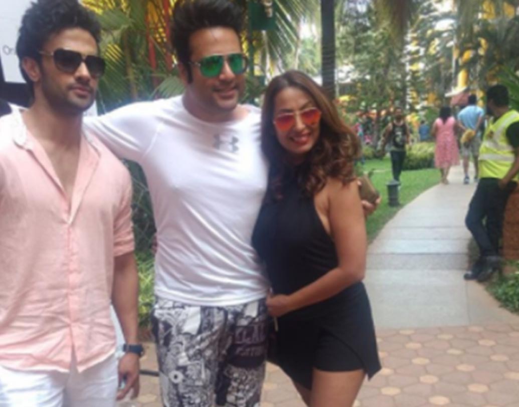 কমেডির দুনিয়ায় ভারতী-কৃষ্ণ জুটি তো সুপারহিট। আর  বন্ধুর বিয়েতে স্ত্রী কাশ্মীরা শাহকে নিয়ে হাজির হয়েছিলেন কৃষ্ণ।