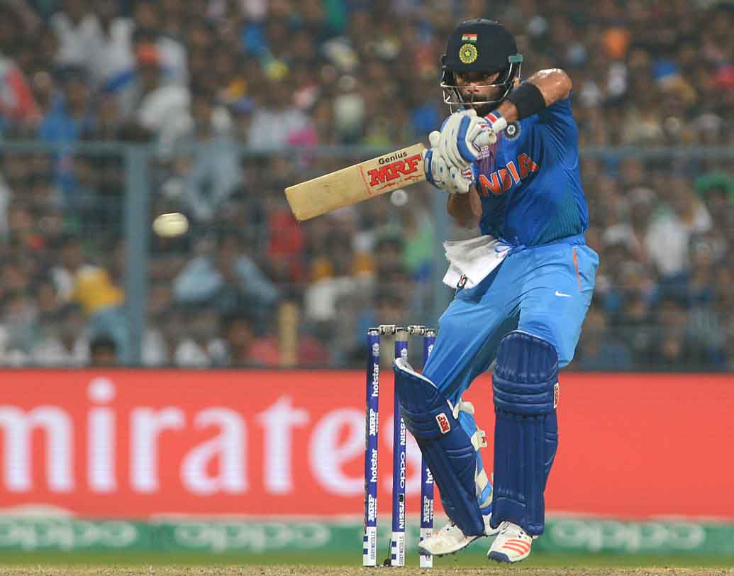 বিরাট কোহালি: তিন নম্বরে থাকছেন ভারত অধিনায়ক বিরাট কোহালি। চলতি বছর ওয়ান ডে-তে বিধ্বংসী ফর্মে থাকা বিরাট ২৬ ম্যাচে করেছেন ১৪৬০ রান। গড় ৭৬.৮৪। তিনিই দলের অধিনায়ক।