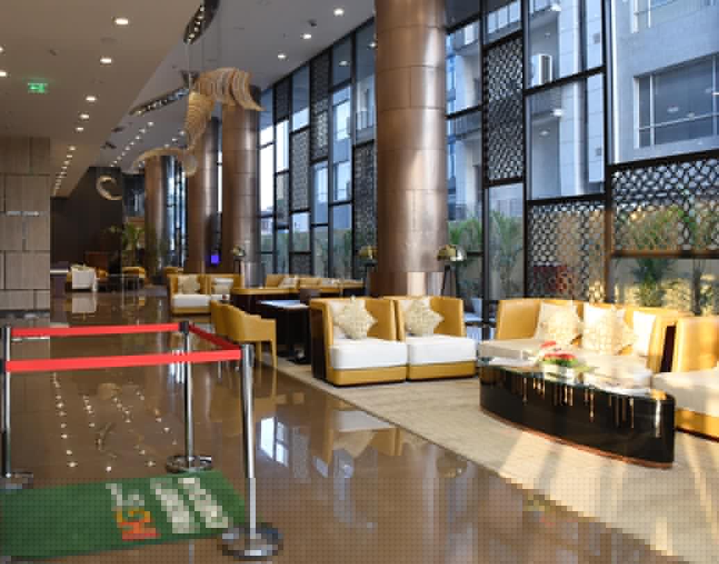 হলিডে ইন্‌ন: খোলা থাকছে ৩১ ডিসেম্বর সন্ধ্যে থেকেই। কোনও প্রবেশ মূল্য নেই। থাকবে খানা পিনার দেদার আয়োজন। ডিনারের সঙ্গে থাকবে আনলিমিটেড সফট্‌ ড্রিঙ্কস। বিনোদনের ব্যবস্থাও চমৎকার।