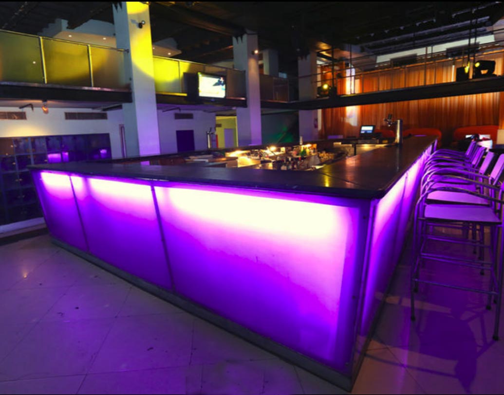 দ্য পার্ক (তন্ত্র) : প্রবেশ মূল্য -৪৫০০। ৩১ ডিসেম্বর রাত ৮টা থেকে পার্টি শুরু। চলবে ভোর অবধি। খানা পিনার সঙ্গে রয়েছে বিনোদনও।