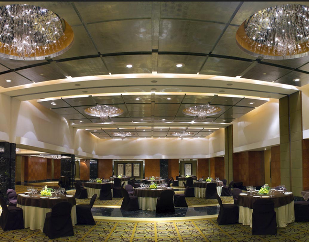 দ্য পার্ক (গ্যালাক্সি হল) : প্রবেশ মূল্য – ৫০০০। থাকবে অফুরন্ত খাবার, পানীয় এবং স্ন্যাক্স। সঙ্গে বাচ্চা থাকলে অতিরিক্ত চার্জ লাগবে। পার্টি চলবে ৩১শে ডিসেম্বর রাত ৮ টা থেক ১২.৩০।