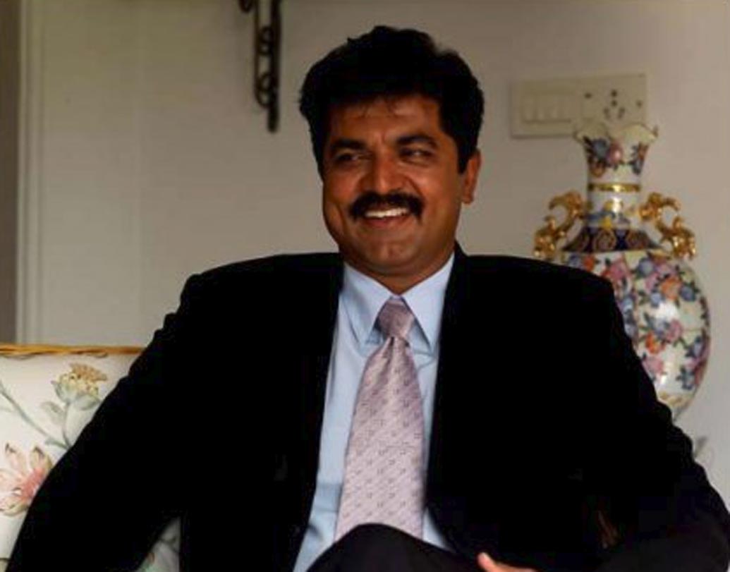 আর শরৎ কুমার: এই দক্ষিণী অভিনেতা ২০০৬ সালে ডিএমকে ছেড়ে এআইএডিএমকেতে যোগ দেন। ২০০৭ সালে ‘অল ইন্ডিয়া সামাথুভা মাক্কাল কাটচি’ নামে নিজের আলাদা দল গঠন করেন তিনি।