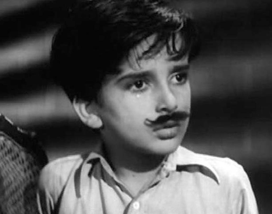 ১৯৪০ সালের শেষের দিকে প্রথম শিশু অভিনেতা হিসেবে বলিউডে হাতেখড়ি। ‘আগ’, ‘আওয়ারা’ ছবিতে শিশু শশী কপূরের অভিনয় চিরকাল মনে রাখার মতো। ১৯৪৮ থেকে ১৯৫৪ সালের মধ্যে মোট চারটি ছবিতে চাইল্ড আর্টিস্ট হিসেবে অভিনয় করেছেন তিনি।