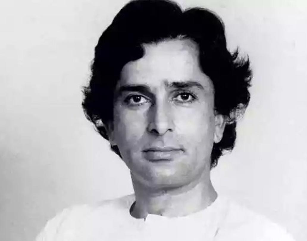 রবিবার ছিল শশী কপূরের কাছে সপ্তাহের অন্য দিনগুলির থেকে একেবারেই আলাদা। নিজের পরিবারের সঙ্গে আক্ষরিক অর্থে ছুটি কাটাতে পছন্দ করতেন শশী। তাঁর ছেলে জানিয়েছেন, জীবনে কোনও রবিবার কাজ করেননি শশী। এমনকী বাড়িতে কোনও অতিথিকেও রবিবার নিমন্ত্রণ জানাননি। সে দিন বাড়িতে তিন বেলা ভরপেট খাবার খেতেন তিনি।