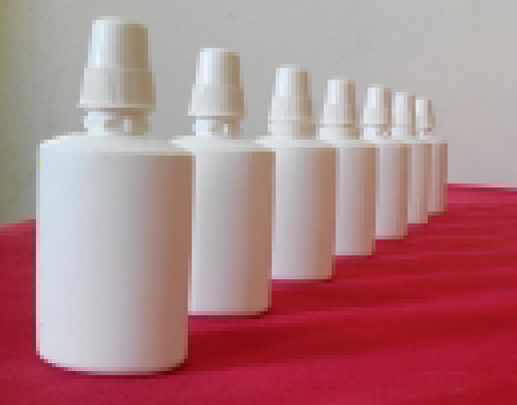 বডি লোশন: বডি লোশনের ক্রিমি ভাব ত্বক ময়শ্চারাইজড রাখতে সাহায্য করে। শেভ করার আগে বডি লোশন লাগিয়ে শেভ করার পর তুলো দিয়ে মুছে নিলেই পেয়ে যাবেন মসৃণ ত্বক।