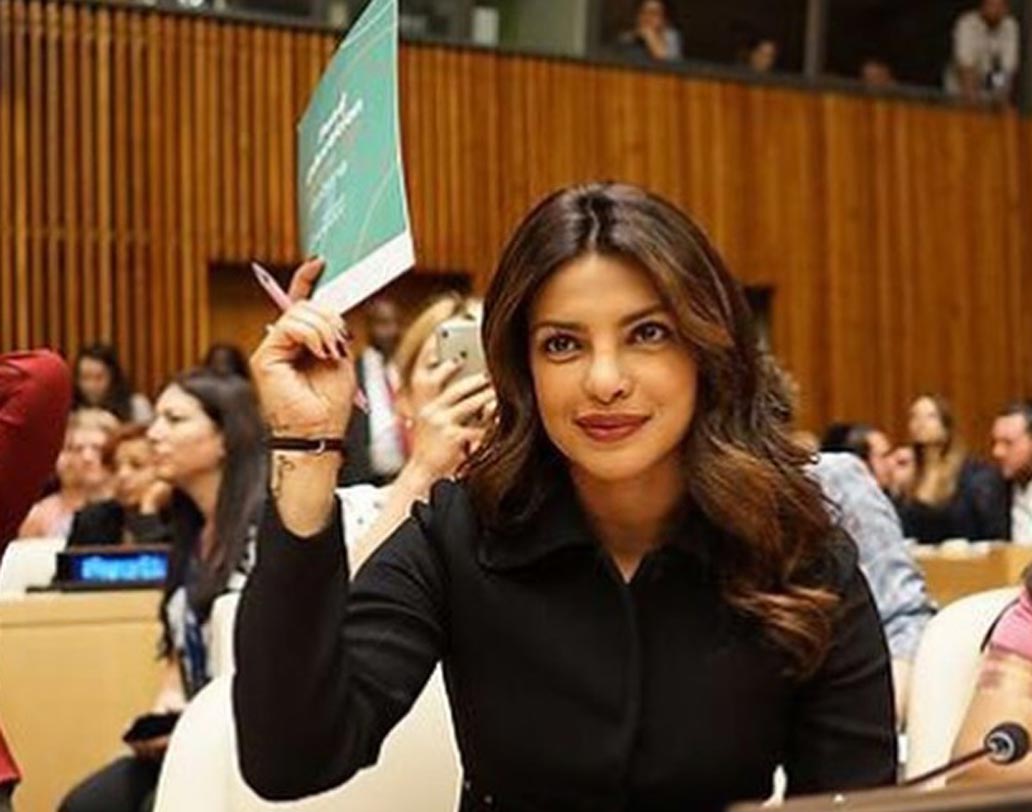 এর পর রয়েছেন প্রিয়ঙ্কা চোপড়ার। হলিউড ও বলিউড মিলিয়ে বেশ ভাল আয় করেছেন ‘দেশি গার্ল’। কোয়ান্টিকো, বেওয়াচ, বলিউড ছবি এবং একাধিক এনডোর্সমেন্ট থেকে প্রিয়ঙ্কার এ বছরের আয় প্রায় ৬৪ কোটি টাকা।