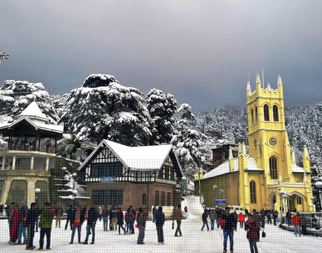 শিমলা:ছবিরমতো এক শৈলশহর। পাইন আর ধুপির ছায়ায় মোড়া। ডেস্টিনেশন ওয়েডিংয়ের জন্য বেছে নিন  হিমেল হাওয়া জড়ানো পাহাড়ঘেরা অনবদ্য এই শৈলশহরকে।