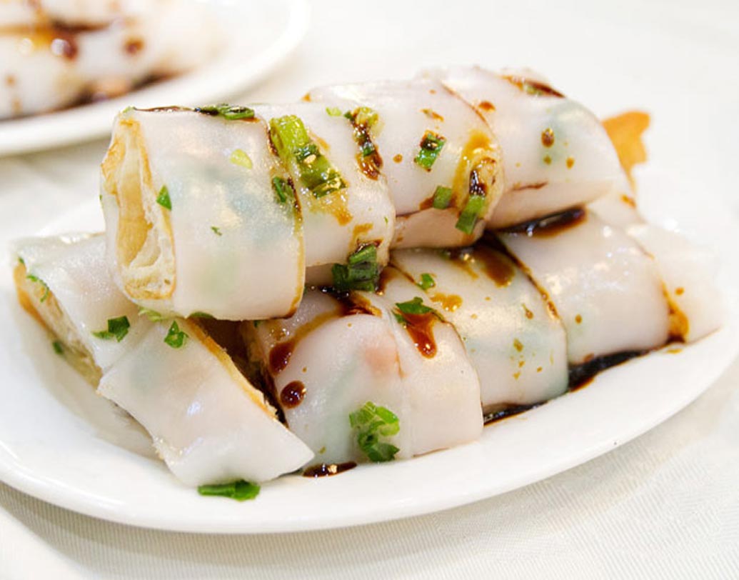 চিনারা চাল ও ময়দার পার্থক্য নিয়ে খুব সচেতন। উত্তর চিনে শীত বেশি। তাই ওই অঞ্চলের মানুষরা ডাম্পলিং, নুডলস সবই তৈরি করেন ময়দা দিয়ে। অন্য দিকে দক্ষিণ চিনে শীত কম। সেই অঞ্চলের মানুষরা মূলত চাল দিয়ে তৈরি করেন তাদের মিল।