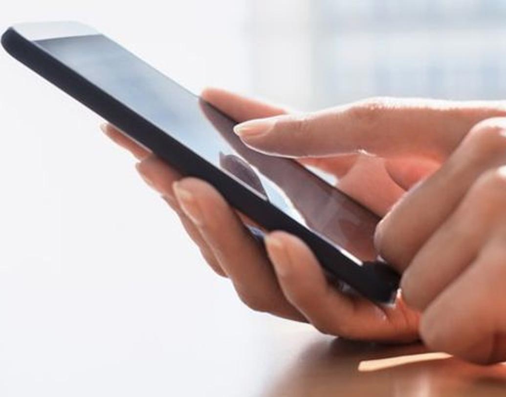 যদি আপনার উপর থেকে নীচের দিকে সোয়াইপ করার অভ্যাস হয় তা হলে আপনি তর্কবাগীশ এবং সামাজিক চরিত্রের মানুষ।