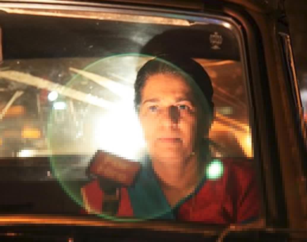 একজন দুঁদে গোয়েন্দা হতে বাবা শান্তারাম পণ্ডিতই অনুপ্রাণিত করেছিলেন রজনীকে। মুম্বই পুলিশের একজন ক্রিমিনাল ইনভেস্টিগেটর ছিলেন শান্তারাম পণ্ডিত। সেই ছোটবেলা থেকেই বাবাকে নানান ক্রিমিনাল কেসের খুঁটিনাটি নিয়ে তীব্র আগ্রহ দেখাতেন রজনী। আর বাবাকে কেবলই একটা প্রশ্ন করে যেতেন,‘পুলিশ কেন সরাসরি অভিযুক্তকে শাস্তি দিতে পারে না?’ তখন থেকেই তাঁর মাথায় জেদ চেপে যায় যে ডিটেক্টিভ তিনি হবেনই।