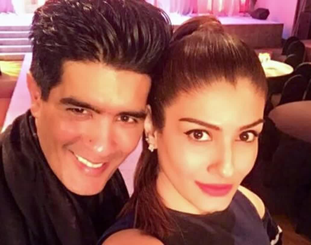 প্রিয় বন্ধু মণীশের সঙ্গে এই ছবি পোস্ট করেছেন রবিনা ট্যান্ডন।