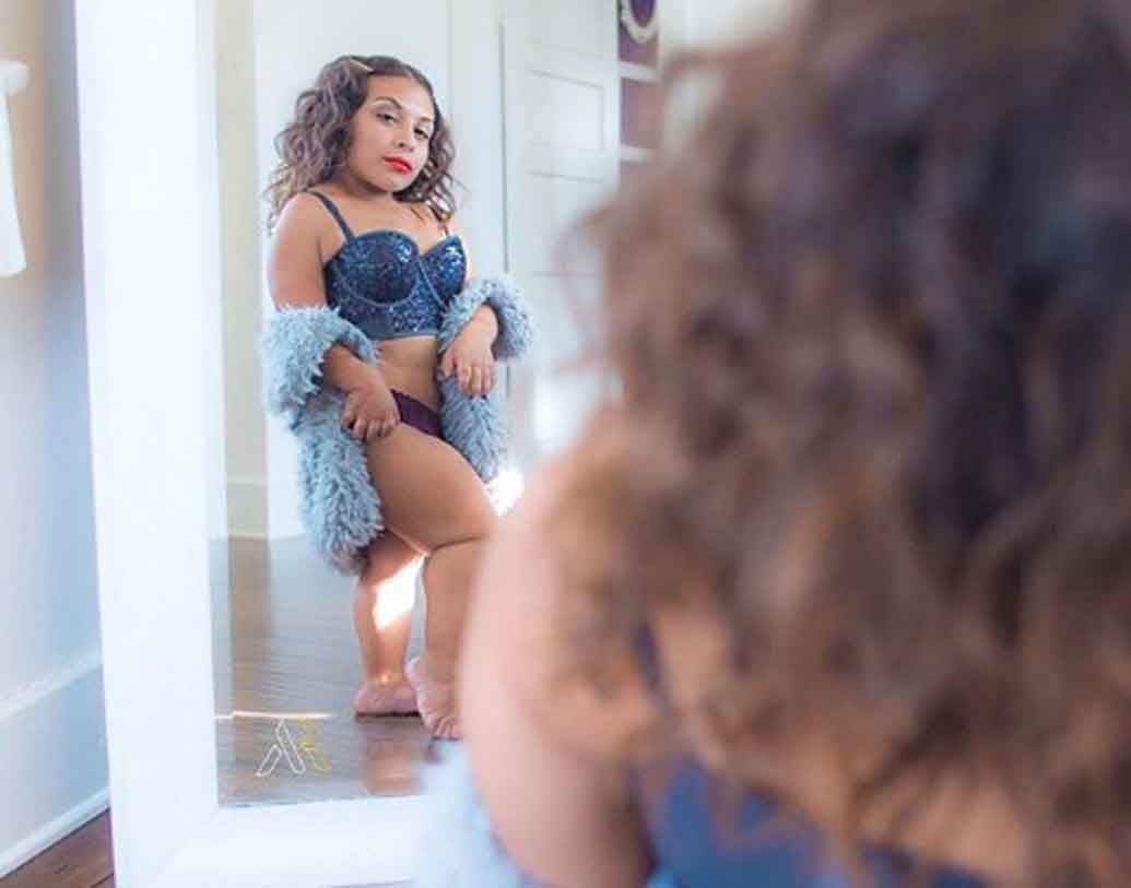 বোরড পান্ডাকে দেওয়া সাম্প্রতিক একটি সাক্ষাৎকারে ড্রু বলেন, ‘‘মডেল ইন্ডাস্ট্রির উচিত সকলকেই খোলা মনে গ্রহণ করা।সকলেই যেন তাঁদের স্বপ্ন পূরণ করার জন্য র্যাযম্পে হাঁটতে পারে— সেটা হুইলচেয়ারে বসেই হোক, বা স্ক্রাচে ভর করে।’’