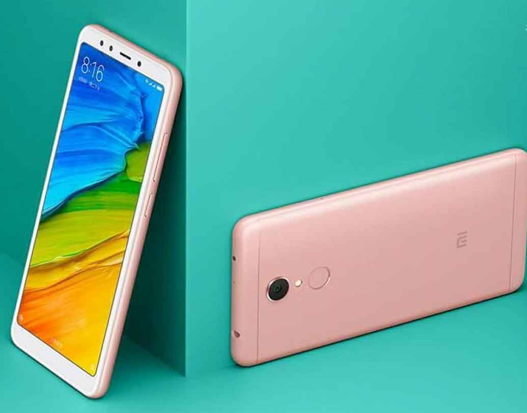 দু’টি ফোনেই ১২ মেগাপিক্সেল ব্যাক ক্যামেরা ও ৫ মেগাপিক্সেল ফ্রন্ট ক্যামেরা রয়েছে। সঙ্গে রয়েছে সেলফি ফ্ল্যাশও।