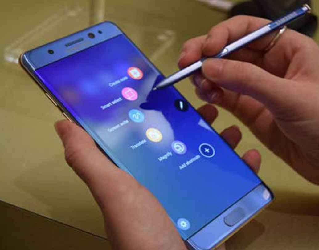 এই কার্ডে অন্তত ১৩০টি ১০ মিনিটের ৪ হাজার আল্ট্রা এইচডি ভিডিও রাখা যাবে। রাখা যাবে৮ হাজার রেকর্ডিংও।