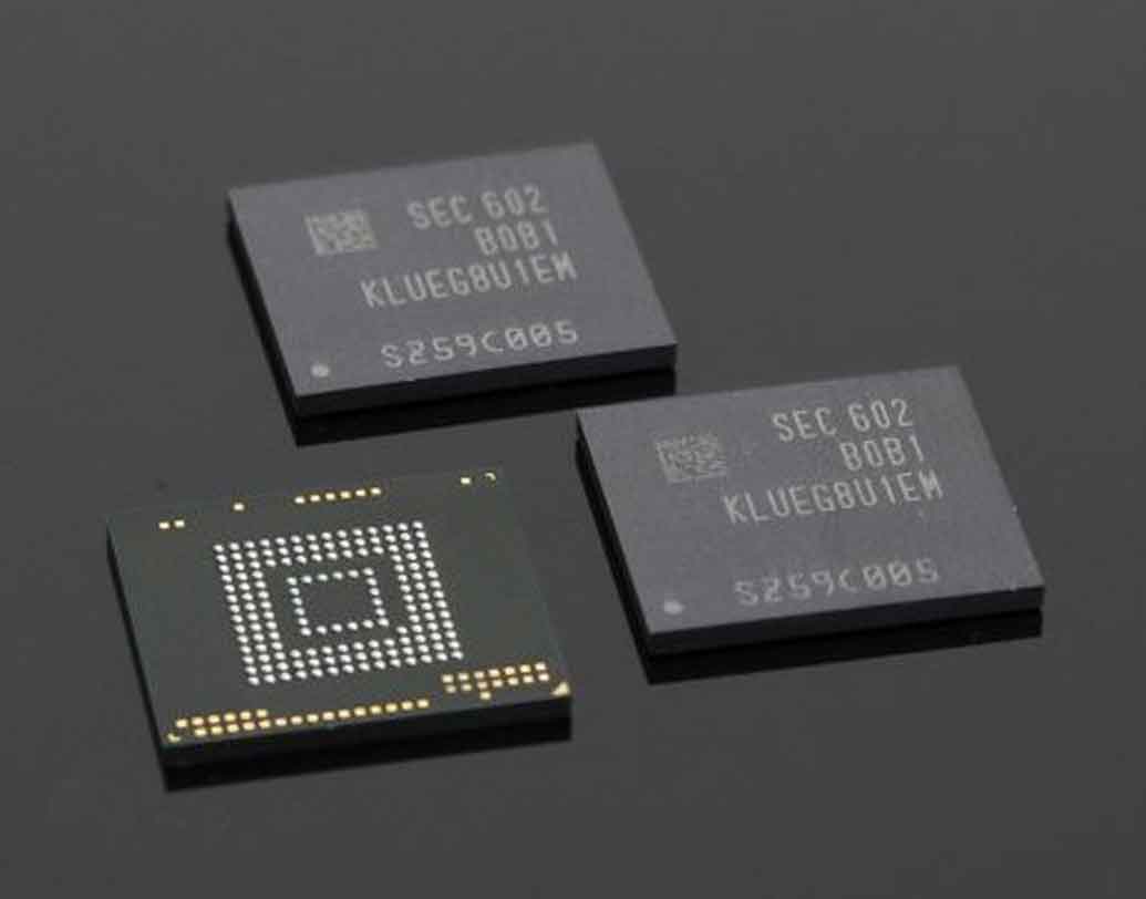 স্যামসাংয়ের দাবি, এখনকার সাধারণ এসডি কার্ডের চেয়ে প্রায় ৮ গুন দ্রুত ডেটা ট্রান্সফার হবে এই কার্ডে। এতে সেকেন্ডে ৮৬০ মেগাবাইট ডেটা রিড করা যাবে।