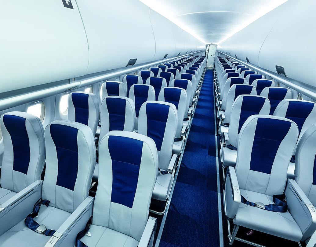 বিমানের ডানার কাছের আসন সবচেয়ে সুবিধাজনক। পিছনের সিটে ঝাঁকুনি বেশি হয়।