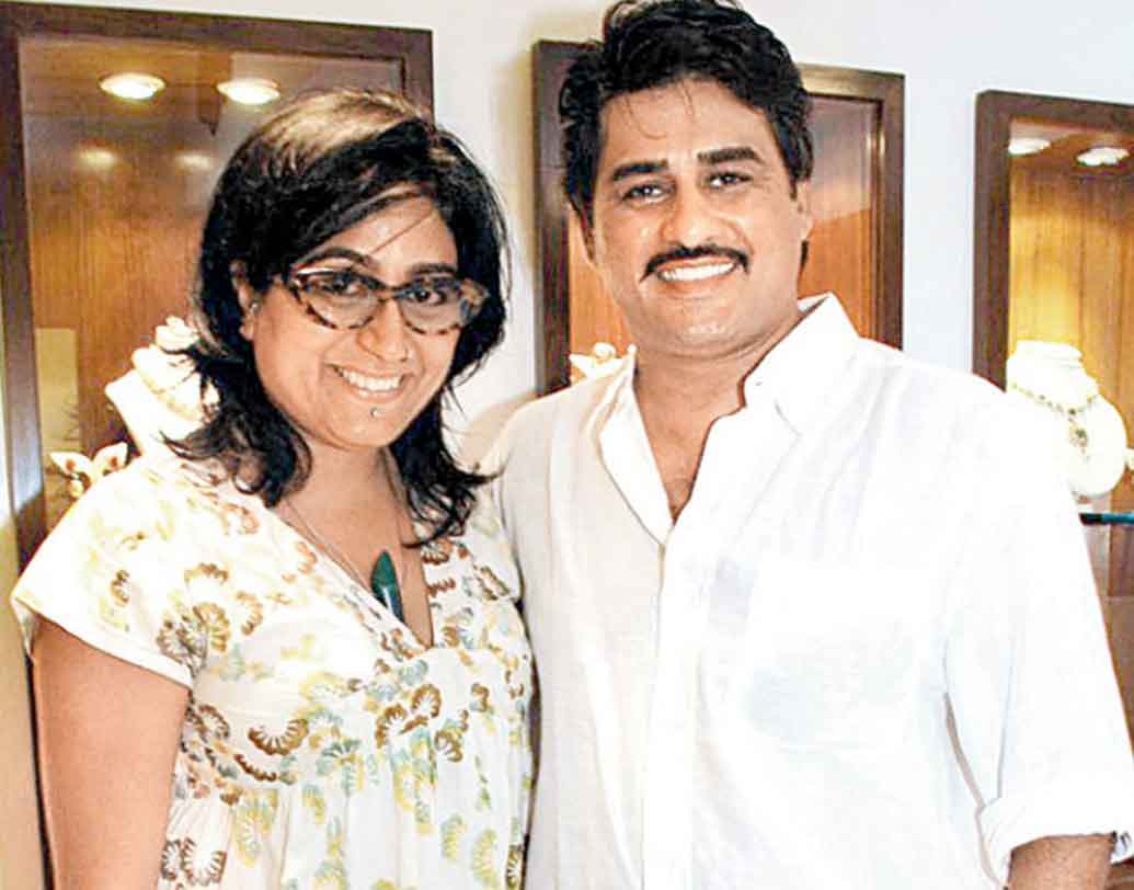 আয়ুব খান:
সিরিয়ালের জনপ্রিয় মুখ তিনি। প্রথম বিয়ে ভেঙে যাওয়ার পর ‘রক অন’, ‘দ্য ডার্টি পিকচার’ খ্যাত নীহারিকা ভাসিনকে বিয়ে করেন তিনি। তাঁদের দুই সন্তানও রয়েছে। পরে অবশ্য নীহারিকার সঙ্গেও বিচ্ছেদ হয়ে যায় আয়ুবের।