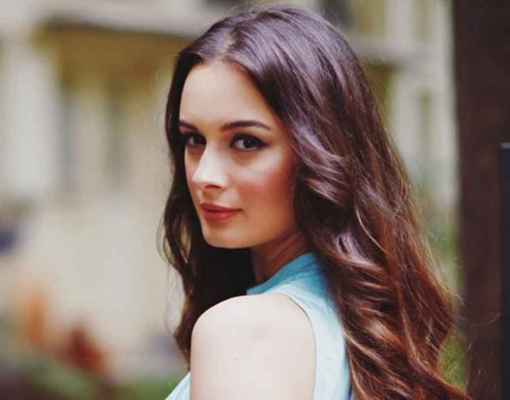 ইভলিন শর্মা:
বেশিদিন একটা বদ্ধ জায়গায় আটকে থাকতে পারবেন না বলে ‘বিগ বস’-এর অফার ফিরিয়ে দিয়েছিলেন ইভলিন।