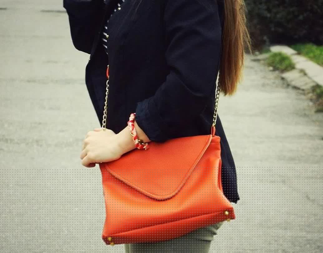 কমলা ব্যাগ: যারা কমলা ব্যাগ নিতে পছন্দ করেন তারা খুবই পরিশ্রমী হন এবং চাপের মধ্যে কাজ করতে পারেন। এরা কঠিন পরিস্থিতির মোকাবিলা ভাল করতে পারেন। কাজের ব্যাপারে এরা খুবই দায়িত্বশীল। আবার অন্যদের খুব সহজেই আপন করে নিতে পারেন।