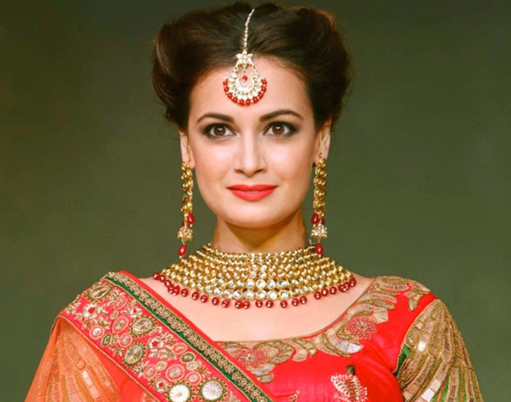 ‘ক্যানসার পেসেন্টস এইড অ্যাসোসিয়েশন’-এর সক্রিয় সদস্য দিয়া। বছরে দুই থেকে চার জন ক্যানসার আক্রান্তের যাবতীয় দায়িত্ব নেন এই অভিনেত্রী।