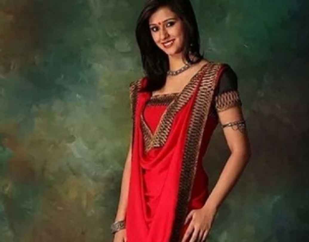 ক্যাডবেরি ডেয়ারি মিল্কের বিজ্ঞাপনে প্রথম নজর কেড়েছিলেন তিনি।