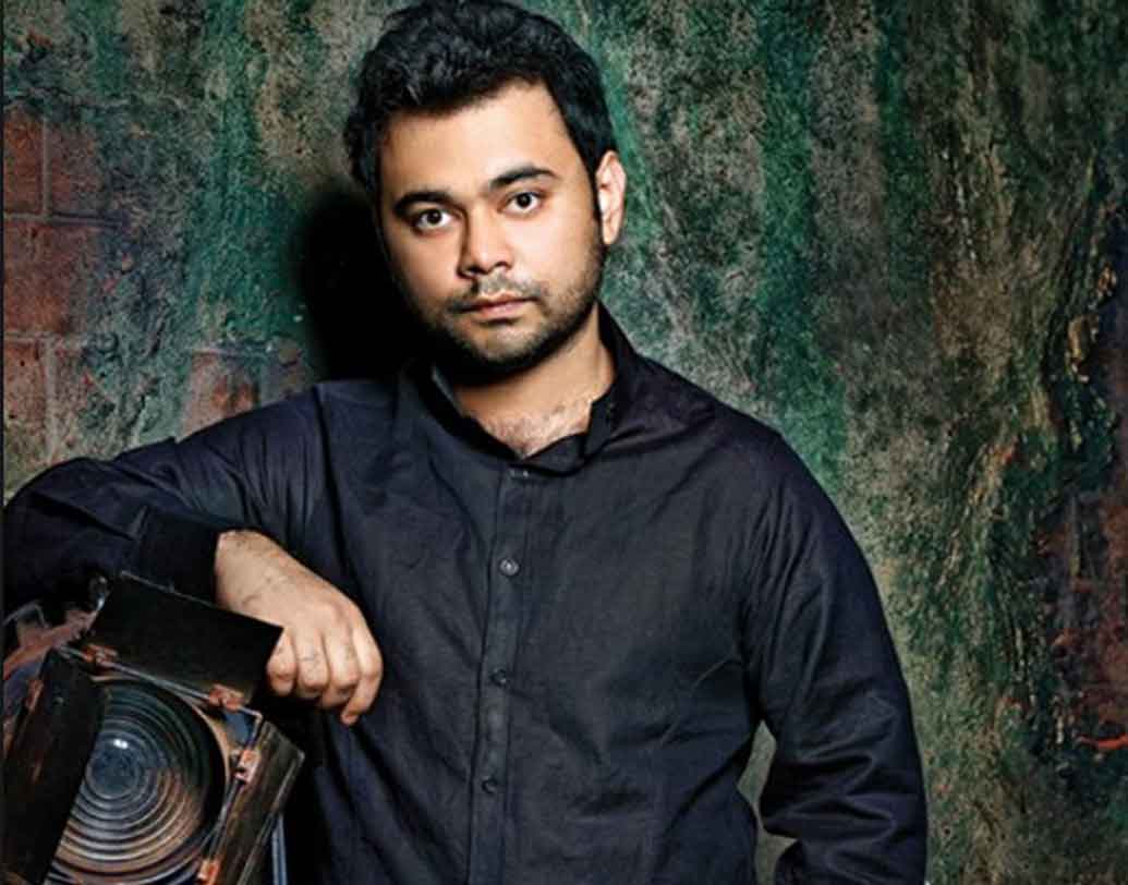 মণীশ শর্মা:
মণীশ শর্মার পরিচালনায় দু’টি ছবিতে মুখ দেখিয়েছেন অনুষ্কা। ‘ব্যান্ড বাজা বারাত’ এবং ‘লেডিজ ভার্সেস রিকি বহেল’ দুটি ছবিই যথেষ্ট গুরুত্বপূর্ণ ছিল অনুষ্কার কেরিয়ারে। সেই সময় থেকেই মনীশের সঙ্গে ভাল সম্পর্ক নায়িকার। সুতরাং বান্ধবীর ‘বিয়ে’তে যোগ দিতে হয়তো ইতালিতে উড়ে যেতে পারেন মণীশও।