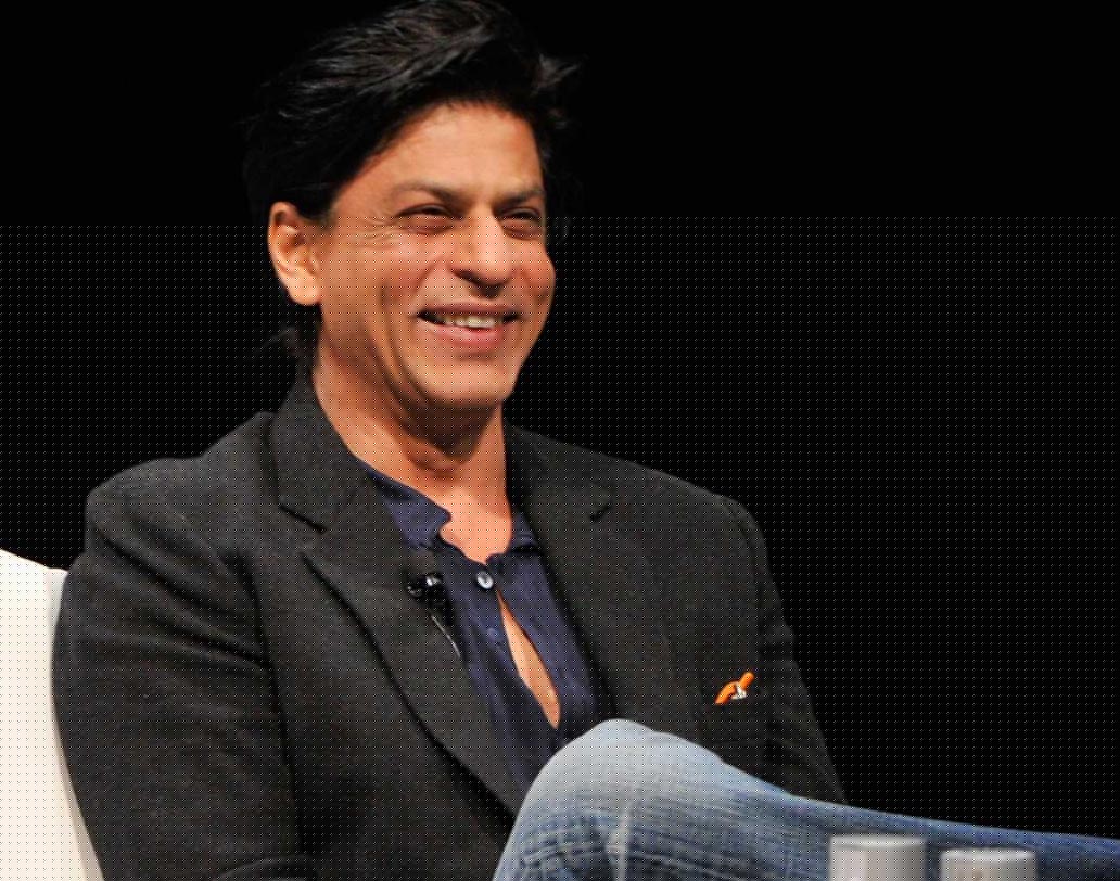 তালিকার শীর্ষস্থানে শাহরুখ খান। যদিও তাঁর ‘জব হ্যারি মেট সেজল’ বা ‘রইস’— কোনওটাই হিট করেনি।