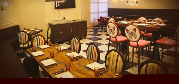 রেস্তোরাঁর নাম ‘হাওয়াই আড্ডা’।