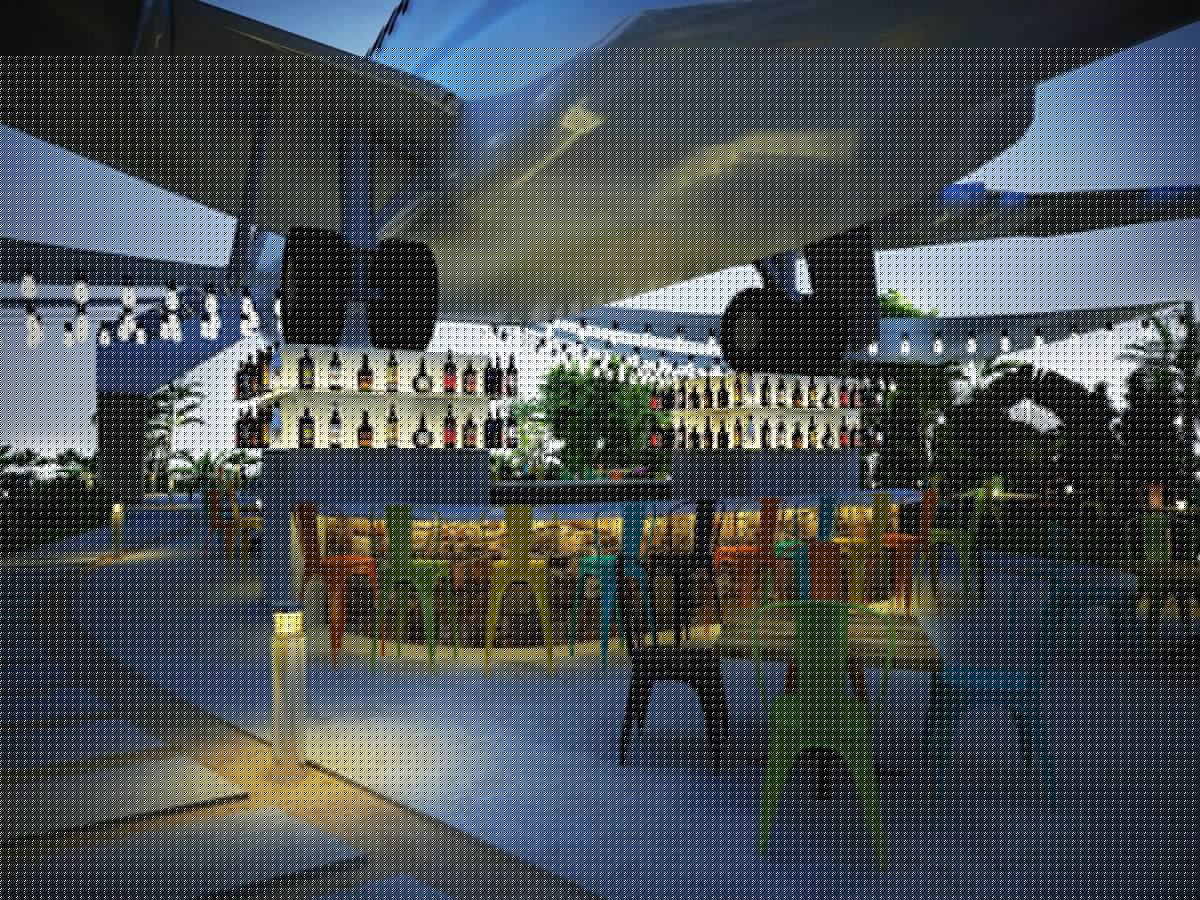 ব্যবসায়ী পরমপ্রীত সিংহ লুথরা হলেন এই ‘হাওয়াই আড্ডা’র উদ্যোক্তা।