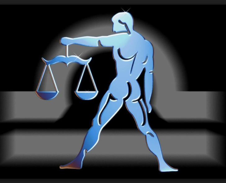 তুলাঃ তুলা জাতক-জাতিকারা প্রেমিক মনের। ফুল এদের খুব পছন্দ।<br> সঙ্গে যদি কোনও স্থানে ভ্রমণের ব্যবস্থা করা যায়, তবে তাঁরা ভীষণ বেশি খুশি হন।<br> রেস্তোরাঁয় গিয়ে রাতের খাবার পরিকল্পনা করুন।