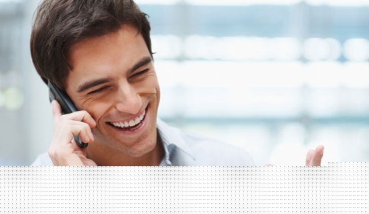 হোয়াটসঅ্যাপে চ্যাটের বদলে অনেকেই ভয়েস মেসেজ পাঠাতে পছন্দ করেন। তবে সে মেসেজ শুনতে<br>
গেলেও তা স্পিকারে জোরে বেজে ওঠে। সকলের সামনে যদি ভয়েস মেসেজ শুনতে না চান তবে<br>
খুব সহজ উপায় আছে। প্লে বাটনে ক্লিক করে মোবাইল ফোনটি কানে চেপে ধরুন। এটি<br>
সঙ্গে সঙ্গে স্পিকারফোন থেকে ইয়ারপিসে চলে যাবে। ফলে আপনার মেসেজও গোপন থাকবে।