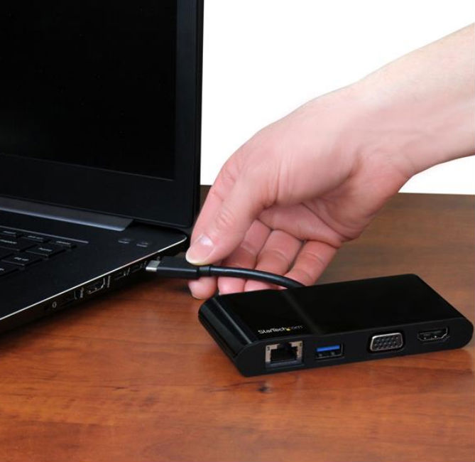 পোর্ট: পুরনো ডিজাইনের ল্যাপটপে ভিজিএ-সহ একাধিক অজিও জ্যাক গোঁজার পোর্ট থাকত।<br>
আজকালকার ল্যাপটপে পোর্টের জায়গা কমে গিয়েছে। এতে জুড়েছে ইউএসবি, এইচডিএমআই<br>
এবং কার্ড রিডার স্লট। সামান্য খরচ করে কিনতে পারেন আল্ট্রা থিন ল্যাপটপ। যাতে রয়েছে<br>
ইউএসবি টাইপ টাইপ-সি পোর্ট। এতে সব ধরনের জ্যাক লাগিয়ে কাজ করা যাবে।<br>
ফলে ল্যাপটপ কেনার আগে বেছে নিন নিজের পছন্দ অনুযায়ী পোর্ট।