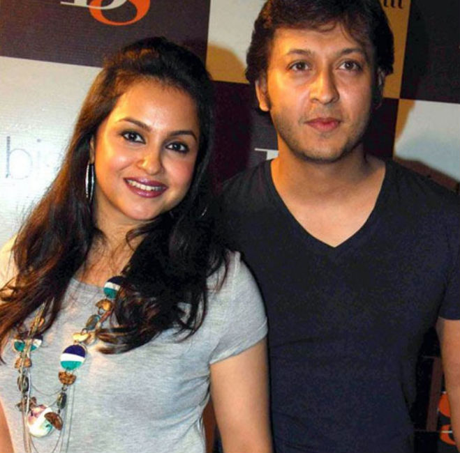 ‘সঞ্জীবনী’ সিরিয়ালে লিড রোল করার সময় প্রথম দেখাতেই<br>
প্রেম গুরদীপ কোহালি ও অর্জুন পুঞ্জের। ২০০৬-এ বিয়ে করেন তাঁরা।