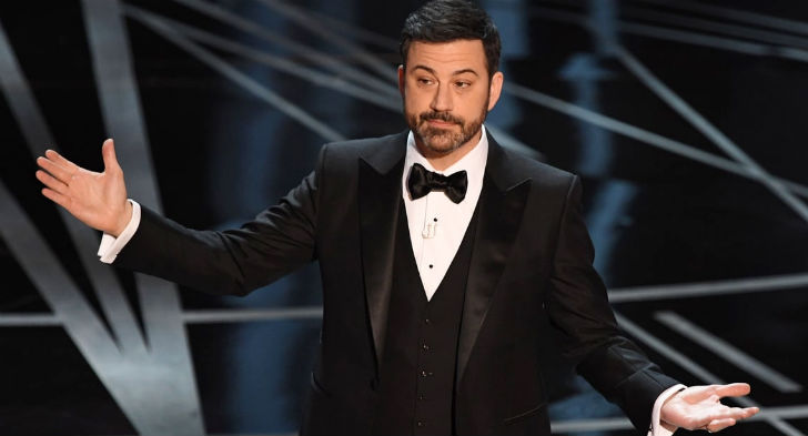 প্রথম বার অস্কার হোস্ট হিসাবে এসেই বেশ শোরগোল ফেলে দিলেন জিমি কিমেল।<br>
মার্কিন প্রেসিডেন্ট ডোনাল্ড ট্রাম্পের অভিভাসন নীতির বিরুদ্ধে অনুষ্ঠানের শুরুতেই সুর চড়ালেন তিনি।