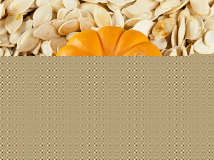 মিষ্টি কুমড়োর বীজ: দুই টেবল-চামচ মিষ্টি কুমড়োর বীজের গুঁড়ো তিন কাপ জলে আধ ঘণ্টা সিদ্ধ করুন। সকালে খালি পেটে এক সপ্তাহ খান। এ ছাড়া এক টেবল-চামচ মিষ্টি কুমড়োর বীজের গুঁড়োর সঙ্গে সমপরিমাণ মধু মিশিয়েও খেতে পারেন।