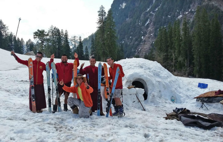 ইগলুতে দুই দিন এবং দুই রাত থাকার পাশাপাশি, মানালির একটি বিখ্যাত হোটেলে থাকারও সুবিধাও থাকছে এই প্যাকেজে।