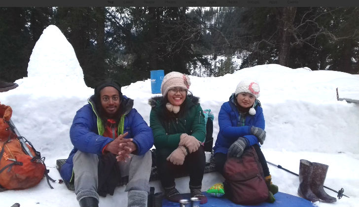 এখানেই শেষ নয়। তিন দিনের টোটাল ফুড প্যাকেজ থাকছে পর্যটকদের জন্য। সঙ্গে দেওয়া হবে স্কি করার জন্য যাবতীয় সরঞ্জাম।