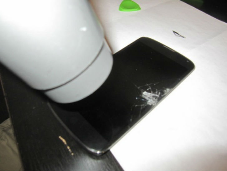 জল শুষে নেওয়ার জন্য ভ্যাকুয়াম ক্লিনার বা হেয়ার ড্রায়ার ব্যবহার করতে পারেন। তবে খুব সাবধানে।