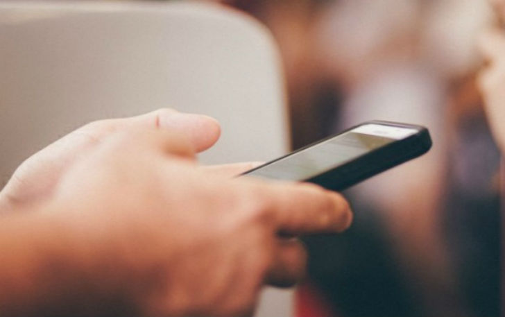 দু’দিন পর ব্যাগ থেকে ফোনটি বের করে এনে অন করুন।