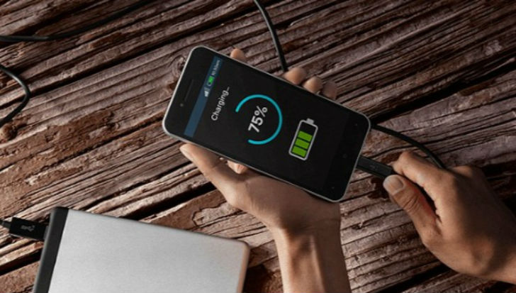 ফোন অন হলে চার্জে বসান। ঠিক ভাবে চার্জ হলে বুঝবেন আপনার ফোনটি বিপদমুক্ত। তবে কোনও <br> অস্বাভাবিকতা দেখলে অবশ্যই সেটি দোকানে নিয়ে যেতে হবে।