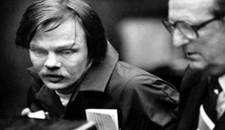 ল্যারি বিট্টাকার এবং রয় নরিস: এদের বলা হত ‘দ্য টুলবক্স কিলার’। দুজনে নিজেদের গাড়িতে শিকারকে ভরে যোগাযোগ বিচ্ছিন্ন কোনও জায়গায় নিয়ে গিয়ে তাদের ধর্ষণ করে খুন করত। সঙ্গে চালাত নির্মম অত্যাচার।