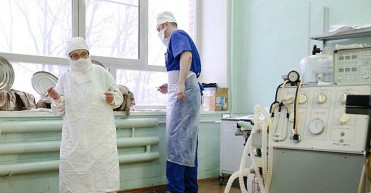 এমনকী, তিনি এই বয়সে সব ধরনেরই খাবার খান।